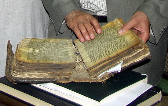 قدیمی ترین انجیل جهان در تبریز +تصاویر