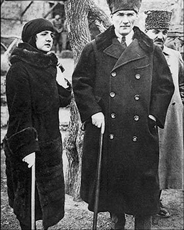 عکس/کمال آتاتورک بنیانگذار ترکیه و همسرش