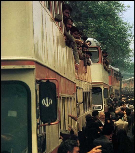 عکس/ اتوبوس رزمندگان دهه ۶۰