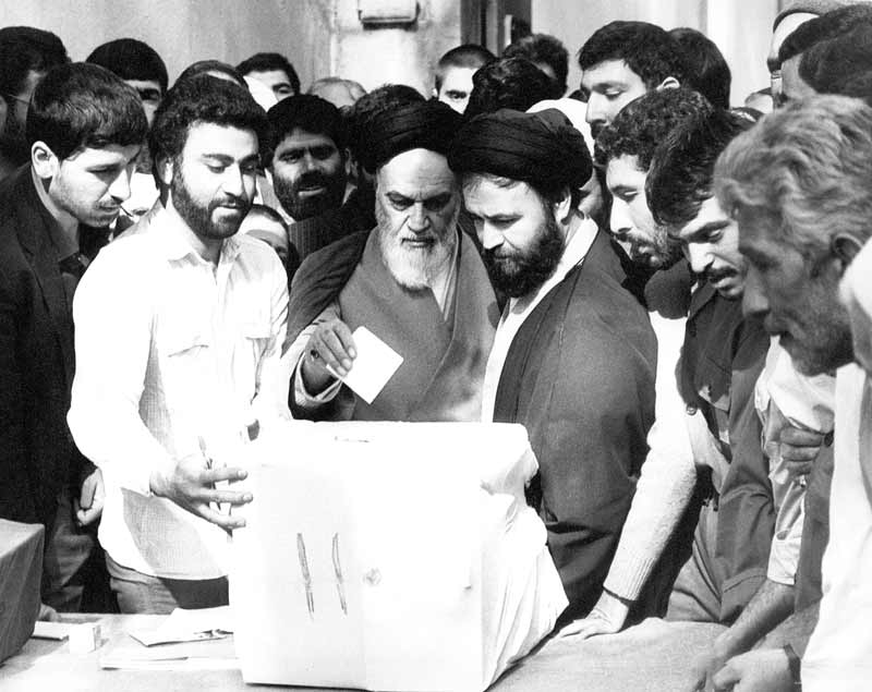 تصاویر/امام خمینی(ره) در حال رأی دادن