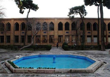 نخستین مدارس مدرن ایرانی