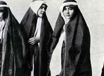 حجاب طبقات مختلف ایرانی از نگاه پیر لوئی