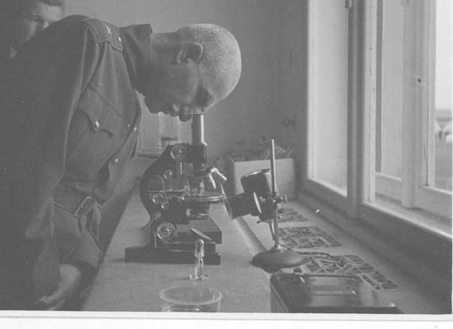 رضاخان در آزمایشگاهی در ترکیه