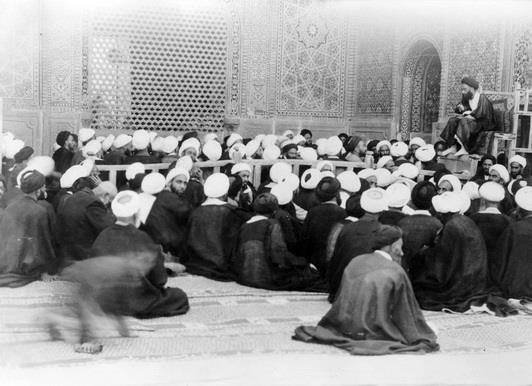 مولفه های اقتداربخش نخبگان دینی در ایران معاصر