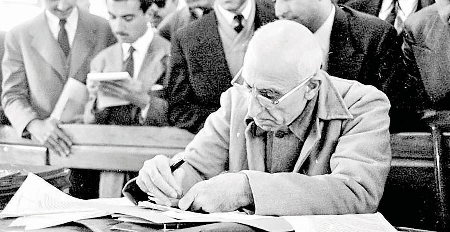استعفاي دكتر مصدق از نخست وزيري
