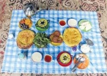 در باب آداب غذاخوردن ایرانی ها