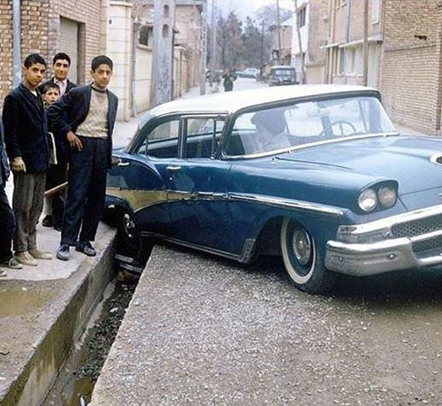عکس/ رانندگی یک خانم در دهه 40