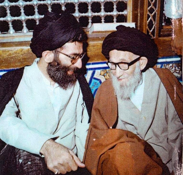 عکس/رهبر معظم انقلاب در محضر پدر