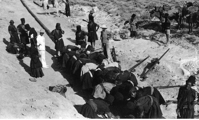 عکس/ کار در شرکت نفت در سال 1910