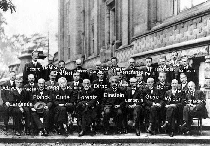عکس قدیمی از نسلی از دانشمندان
