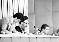 عکس/شهید آیت در کنار شهید بهشتی درمجلس خبرگان