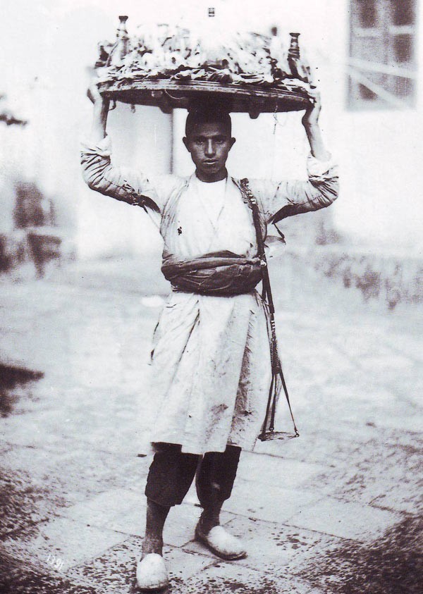 عکس/شغل کاهو و سکنجه فروشی در تهران قدیم