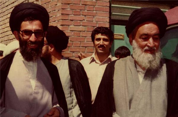 عکس/ شهید آیت الله مدنی در کنار رهبر انقلاب