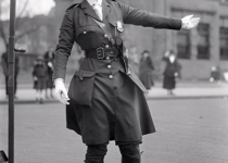 اولین پلیس راهنمایی و رانندگی زن در آمریکا (1918)