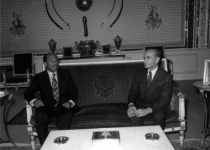 عکس/محمدرضا شاه و انورسادات در کاخ نیاوران