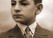 محمدرضا پهلوی در سنین نوجوانی
