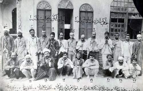 عکس/زندانیان باغ شاه سال 1287