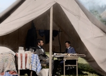 پرزیدنت "لینکلن" و "ژنرال مک کله‌لان"در حال گفتگو. سال 1862