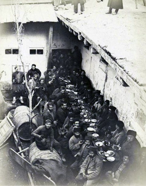 عکس/غذاخوری در قفقاز 100 سال پیش