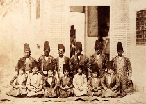 عکس/ندیمه های یکی از درباریان قاجار