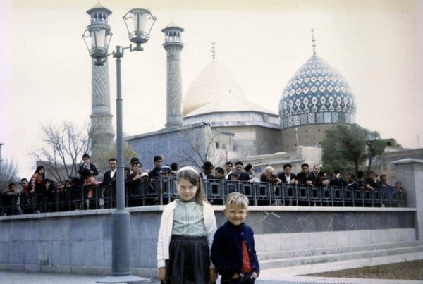 دو کودک آمریکایی در سال 1963 میلادی در اصفهان