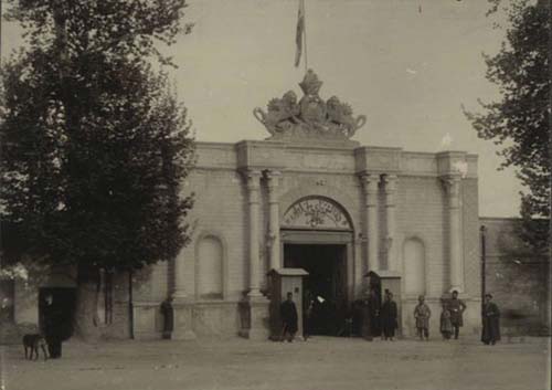عکس/سر در ورودی مجلس شورای در قدیم