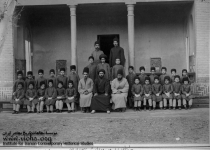 معلمان و شاگردان مدرسه علمیه طبقه اول  تهران در دوره قاجاریه