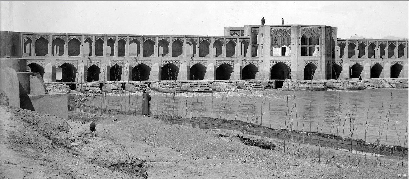 عکس قدیمی از سی‌وسه‌پل