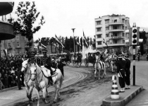 کالسکه شاه و مهمان خارجی اش/عکس