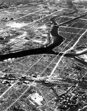 هیروشیما سه هفته بعد از انفجار بمب اتمی/عکس