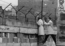 تصویری غم انگیز از دیوار برلین!