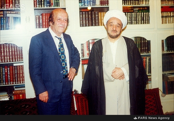 علامه جعفری در کنار نویسنده لبنانی/عکس