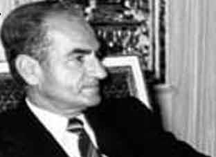 تقاضای شاه از انگلستان برای ابقای سفیر آن کشور در ایران