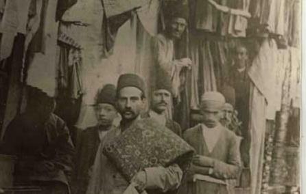 دست فروش دوره گرد در اواخر دوره قاجاریه