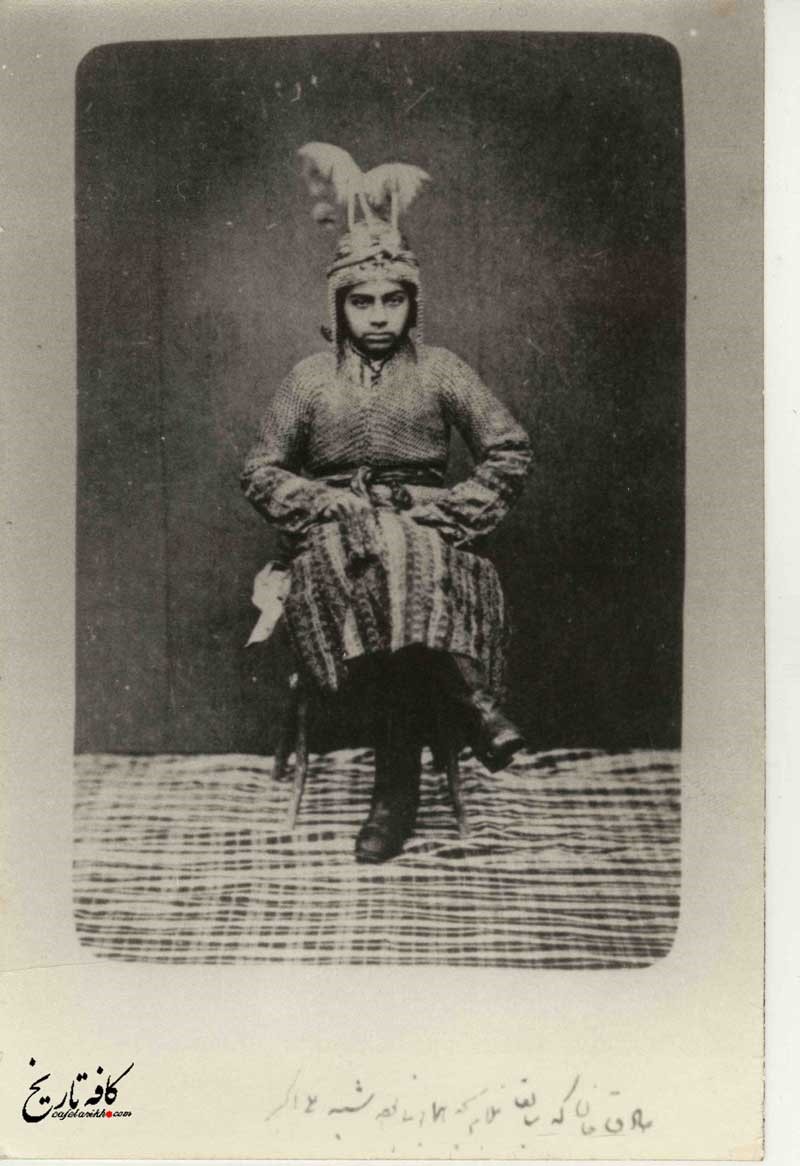«صادق خان» غلام بچه های ناصرالدین شاه قاجار در لباس تعزیه