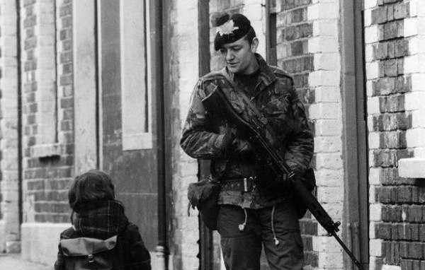 سرباز انگلیسی و کودک متعجب/1981