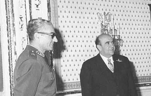 روابط خارجی پهلوی دوم با کشورهای همسایه زیر چتر دکترینهای امریکایی