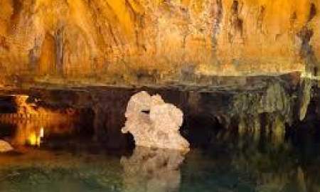 غار نیاسر کاشان از عجایب تاریخی+ عکس