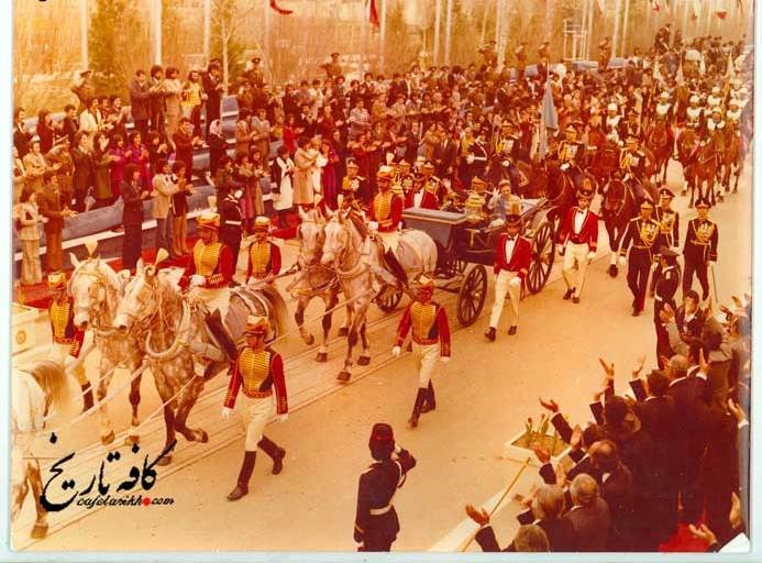 زرق و برق شاهانه خاندان سلطنتی در خیابان های تهران