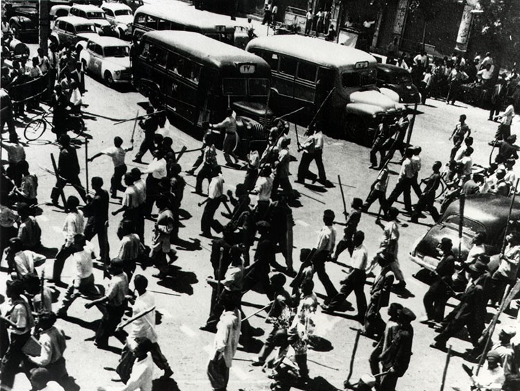  نمایی از حضور خیابانی عوامل کودتا در روز 28 مرداد1332