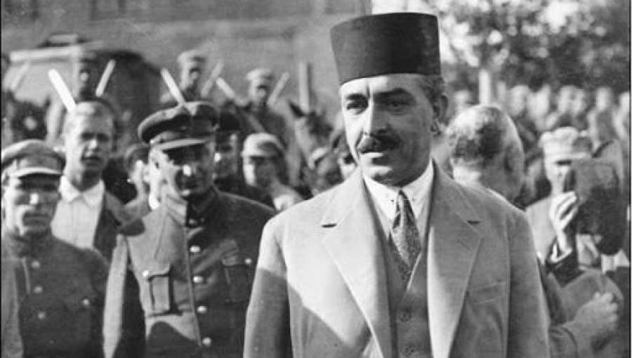 وزير دربار پهلوی در مذاکرات اروپایی