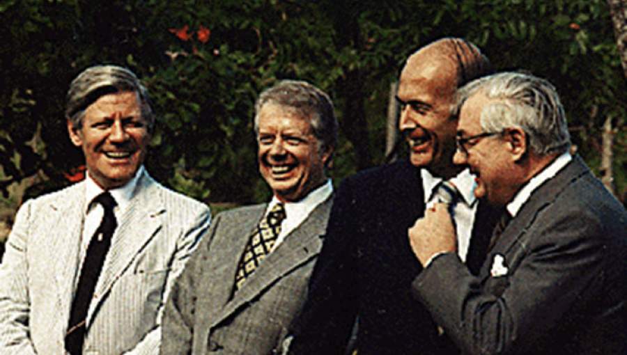 از راست: جمیز کالاهان نخست وزیر انگلیس، ژیسکار دستن رئیس جمهور فرانسه، جیمی کارتر رئیس جمهور آمریکا، هلموت اشمیت نخست وزیر آلمان