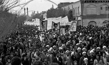تظاهرات ضد میهنی عده ای نقابدار در کاشان