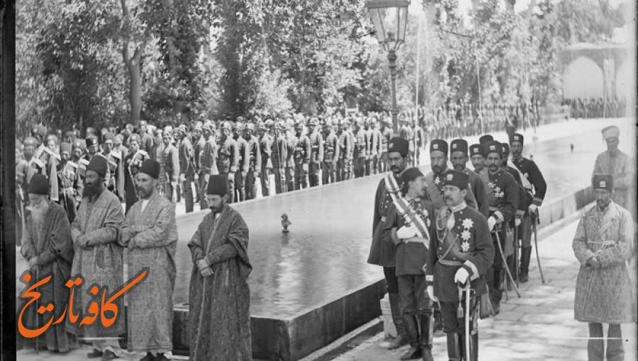 تصویر/ دلقک‌های دوره قاجار: شنبه قوره یهودی و همکارش