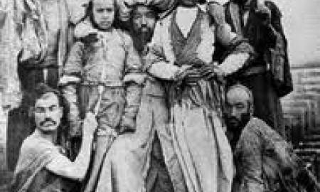 تصویر/ دلقک‌های دوره قاجار: شنبه قوره یهودی و همکارش