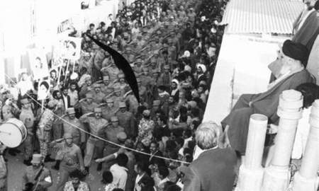 مخالفت شدید امام خمینی با انحلال ارتش