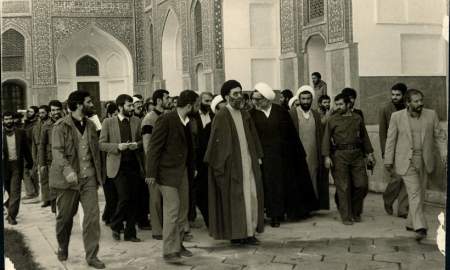 شخصیت علمی و متواضع آیت‌الله شهید خامنه‌ای